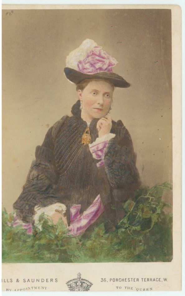 [VICTORIA — Fine cabinet portrait photograph, by Hills & Saunders, unsigned, | Sophie Dupré Autographs