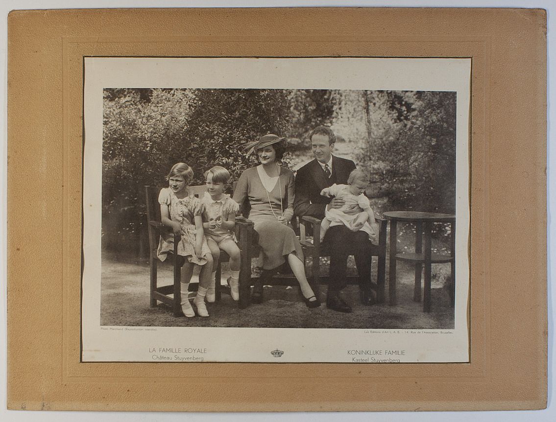 [LEOPOLD III — Charming unsigned group portrait photograph by Marchand, | Sophie Dupré Autographs