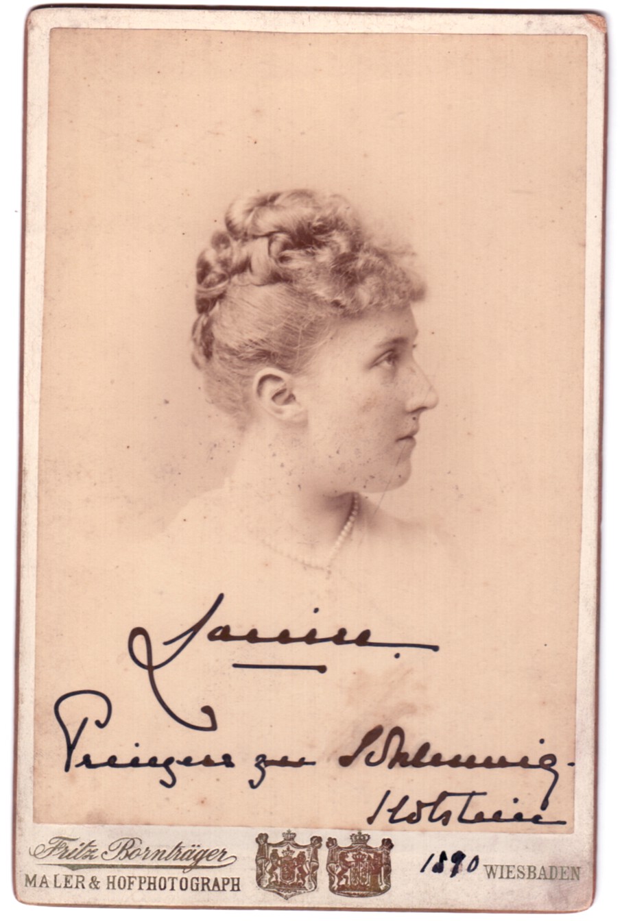 MARIE LOUISE — Fine cabinet photograph by Fritz Bornhägen, Wiesbaden, signed, inscribed and dated, | Sophie Dupré Autographs