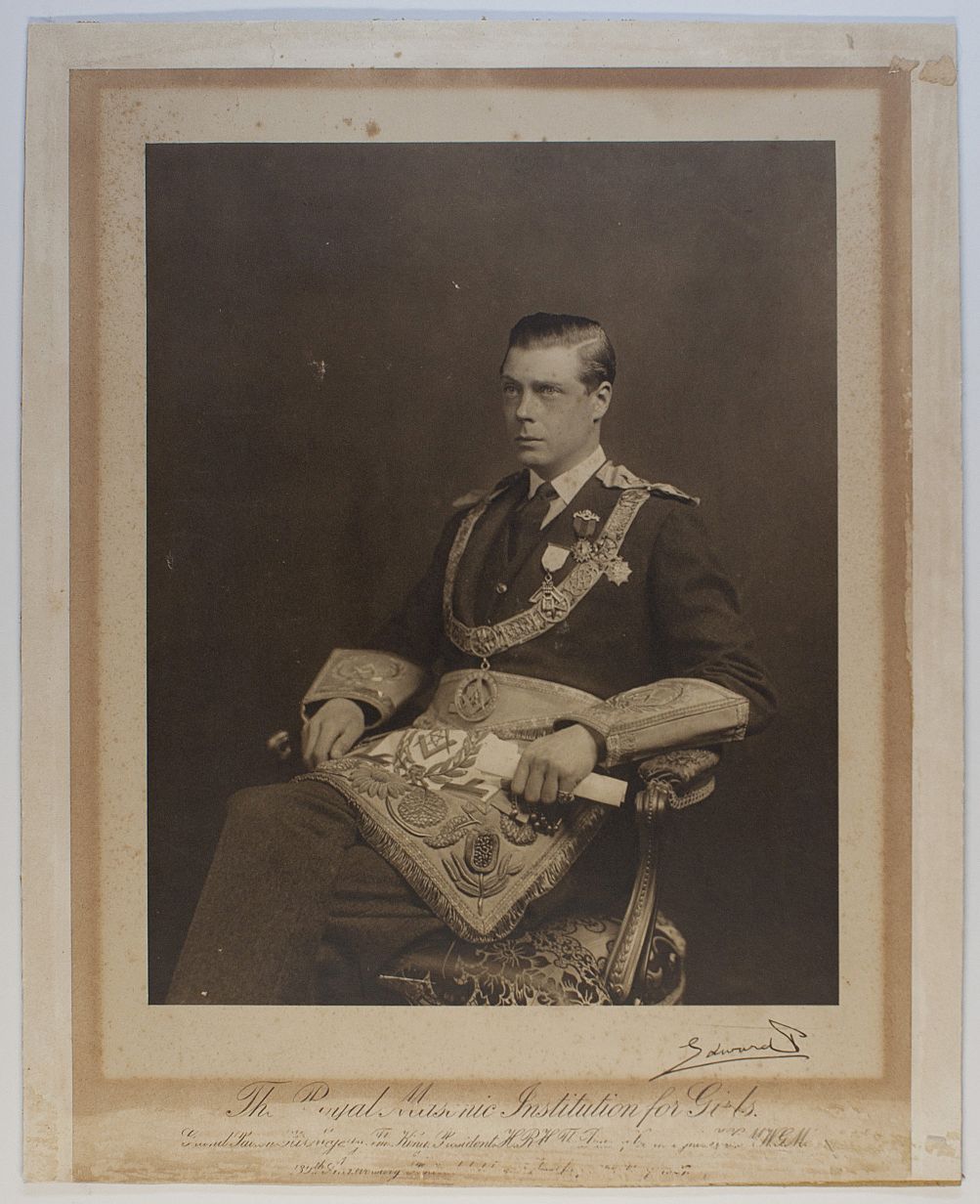 [EDWARD VIII — Fine portrait photograph, with facsimile signature on the mount 'Edward P' | Sophie Dupré Autographs