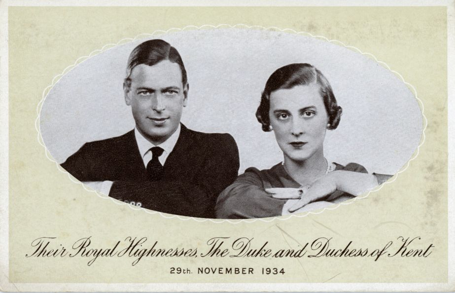 [GEORGE — Postcard portrait photo, unsigned, showing them head and shoulders, full face, | Sophie Dupré Autographs