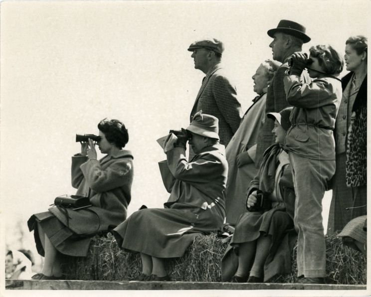 [ELIZABETH II — Unsigned Press Photograph by Sport & General, London, | Sophie Dupré Autographs