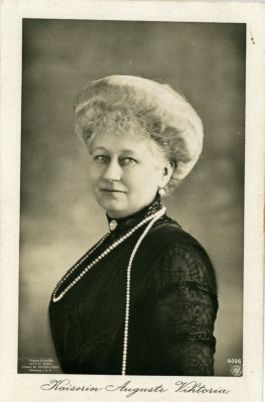 [AUGUSTA VICTORIA — Unsigned Portrait Postcard Photograph by W. Hatzig-Voigt of Homburg, | Sophie Dupré Autographs