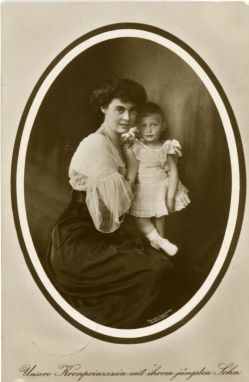 [CECILIE — Unsigned Portrait Postcard Photograph, by Selle Kuntze & Niederastroth | Sophie Dupré Autographs