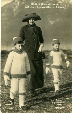 [CECILIE — Charming unsigned Portrait Postcard Photograph, by Photochemie of Berlin, | Sophie Dupré Autographs