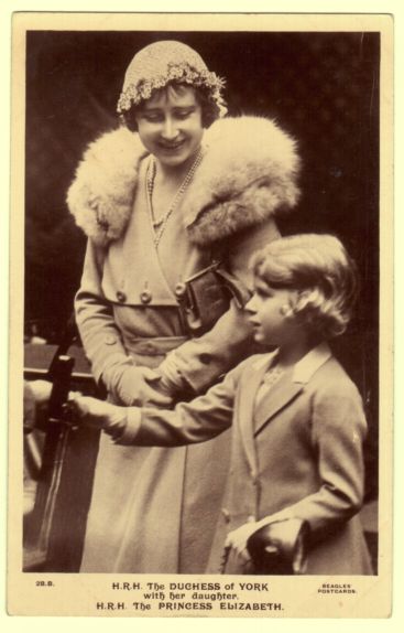 [ELIZABETH — Fine Unsigned Portrait Postcard Photograph, | Sophie Dupré Autographs