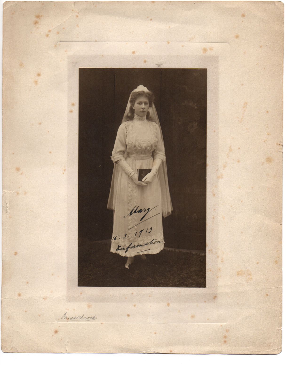 MARY — Attractive Signed Portrait Photograph, by Ernest Brooks, | Sophie Dupré Autographs