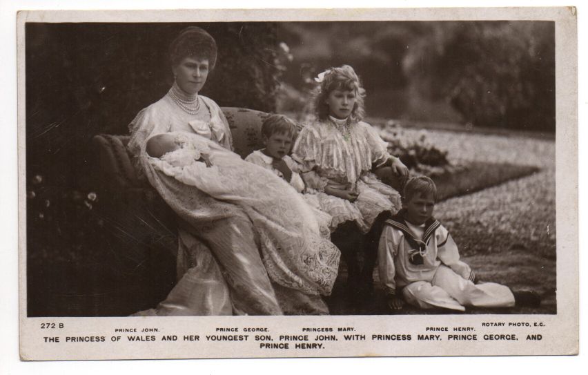 [MARY — Fine Unsigned Portrait Postcard Photograph, | Sophie Dupré Autographs
