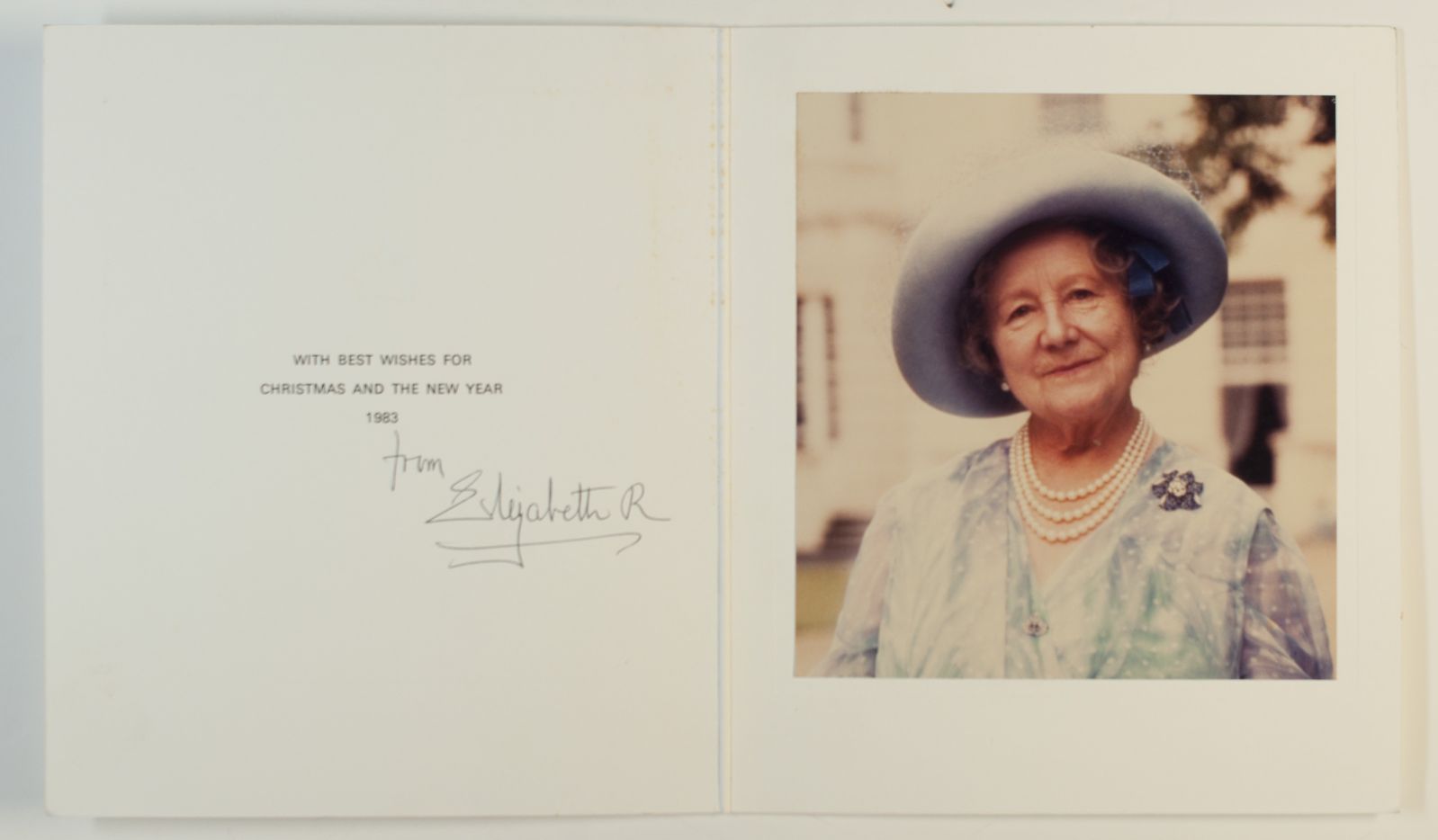 ELIZABETH — Fine Christmas Card signed | Sophie Dupré Autographs
