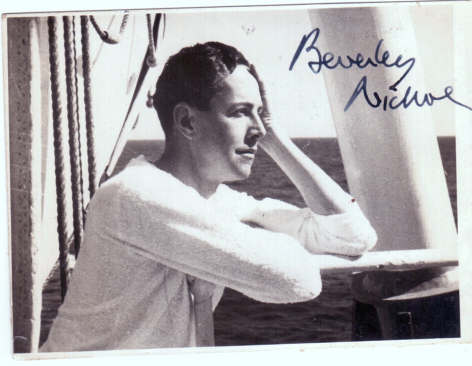 NICHOLS — Fine Signed Postcard Portrait Photograph, | Sophie Dupré Autographs