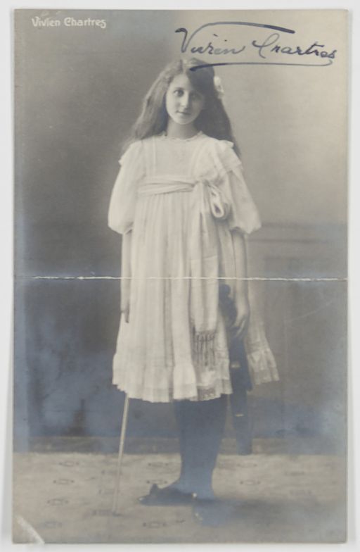 CHARTRES — Charming Signed Portrait Postcard Photo, | Sophie Dupré Autographs