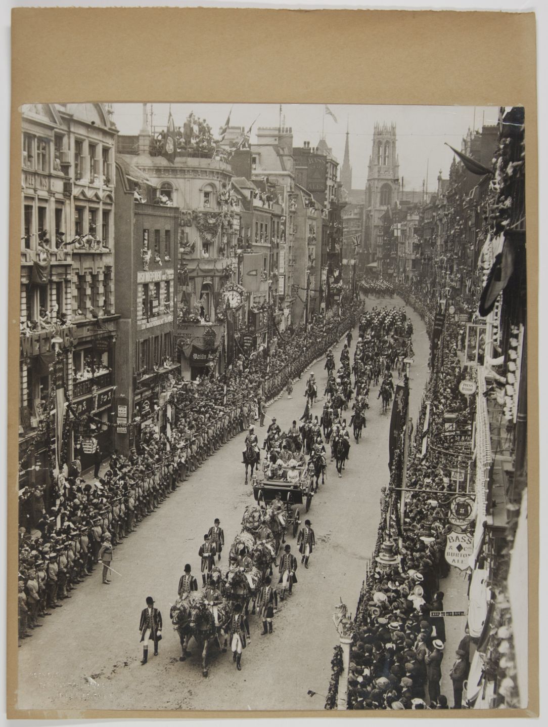 [GEORGE V — Splendid Large Unsigned Press Photograph, by The Central News, Ltd., | Sophie Dupré Autographs