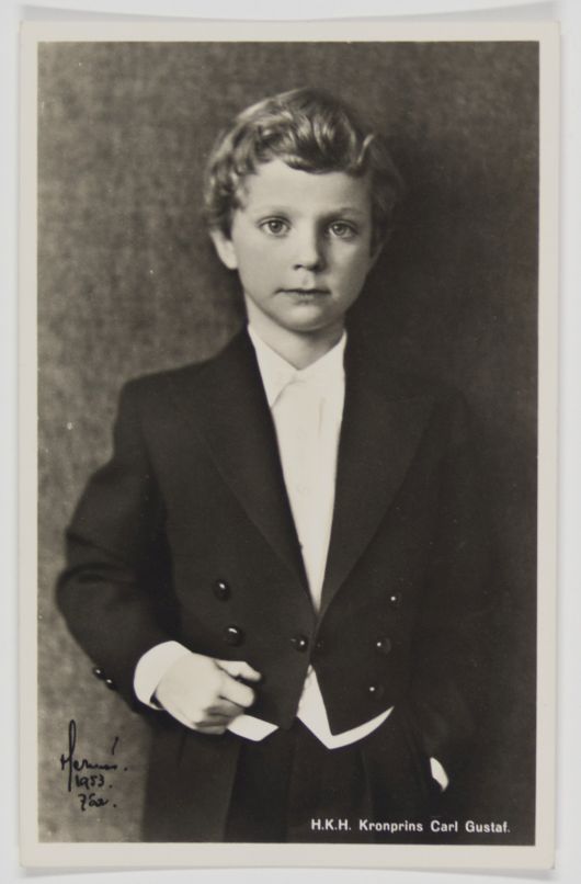 CARL XVI GUSTAF — Unsigned Portrait Postcard Photo, as Crown Prince, | Sophie Dupré Autographs
