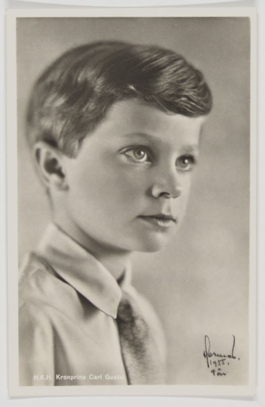 CARL XVI GUSTAF — Unsigned Portrait Postcard Photo, as Crown Prince, | Sophie Dupré Autographs