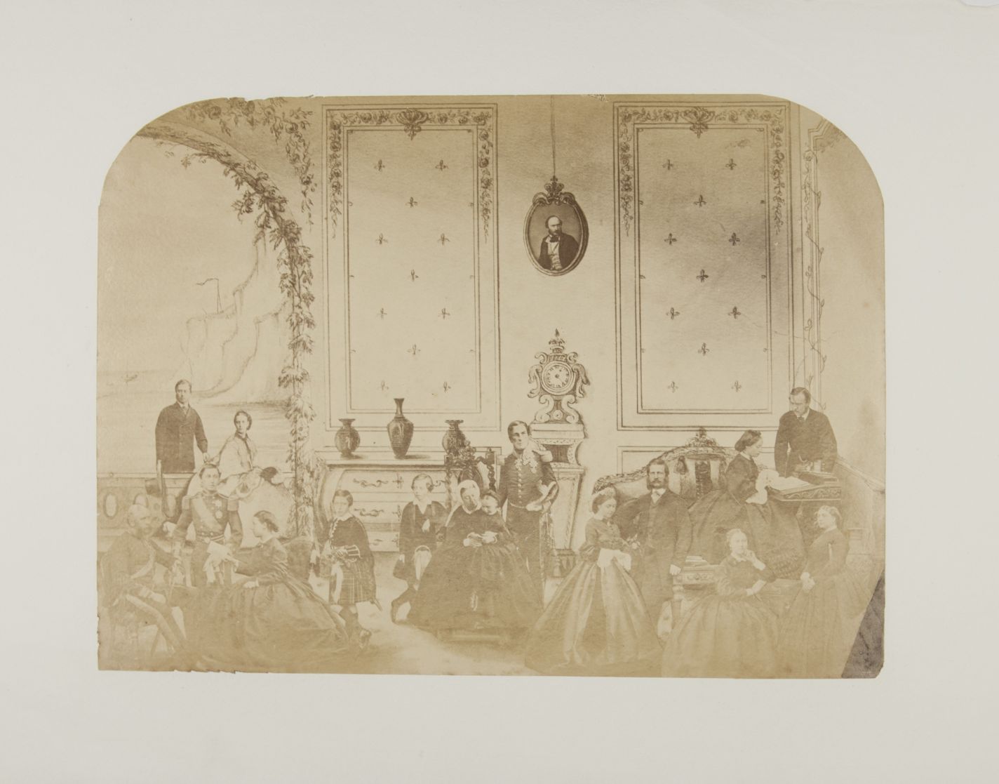[VICTORIA — Fine Composite Photograph | Sophie Dupré Autographs