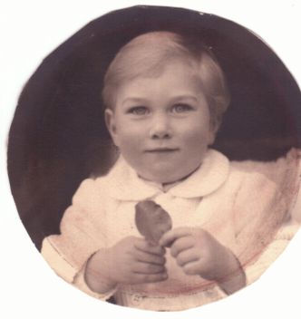 [WILLIAM — Engaging Portrait Photograph aged about 2 years, | Sophie Dupré Autographs