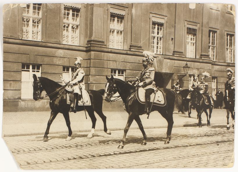 [GEORGE V — Unsigned Press Photograph by Topical Press Agency of London, | Sophie Dupré Autographs