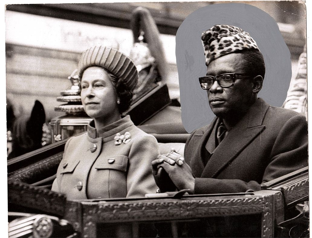 [ELIZABETH II — Press Photograph by Keystone Press Agency, | Sophie Dupré Autographs
